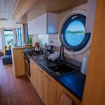 Magisches Abenteuer-hausboot Juno