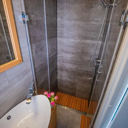 Magisches Abenteuer-hausboot Juno Πλωτό κατάλυμα *